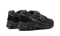 1906 "Primaloft Black Silver Metallic" U1906ROE
