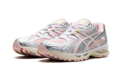 GEL-Nimbus 10.1 "VandyThePink - Strawberry" 1203A865 702