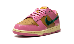 DUNK LOW WMNS "Parris Goebel" FN2721 600
