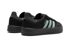 Sambae WMNS "Core Black Haze Green" IE9110