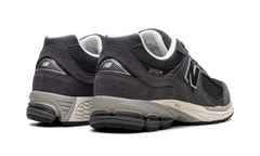 2002R "Monochrome Pack Grey" M2002RFL
