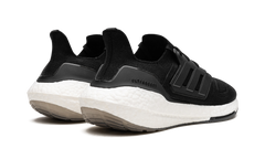 ULTRABOOST 22 WMNS "Black" GX5591