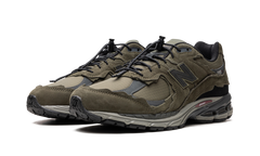 2002R "Protection Pack - Dark Moss" M2002RDN
