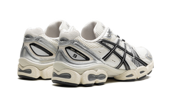 Gel Nimbus 9 "Cream / Black" 1201A424 105
