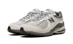 2002R "Raincloud Concrete" M2002RRW