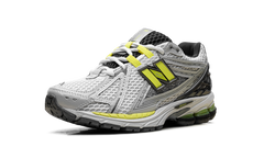 1906 "Light Silver Metallic/Alkaline Green" U190652H