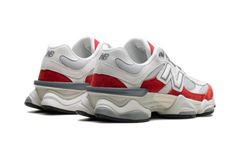 9060 "White Red" U9060JBE
