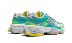 9060 "Cyan Burst" U9060DBT