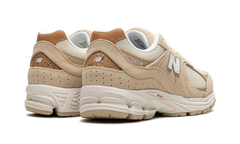 2002R "Sandstone" M2002RSC