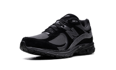 2002R "Black Magnet" M2002RBL