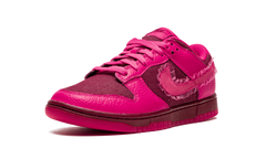 DUNK LOW WMNS "Valentine’s Day" DQ9324 600