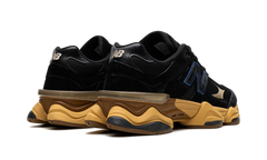 9060 "Black Royal Gum" U9060RE