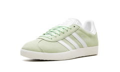 Gazelle WMNS "Semi Green Spark" IE0442