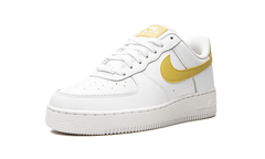 AIR FORCE 1 LO MNS WMNS "White / Saturn Gold" 315115 170