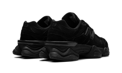 9060 "Triple Black" U9060BPM