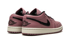 AIR JORDAN 1 Low WMNS "Magenta" DC7268 500
