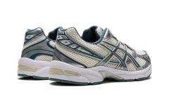 Gel-1130 "Cream / Ironclad" 1201A256 115