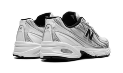 740 "White Silver Metallic Navy" U740NW2