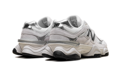 9060 "White/Grey" U9060JRB