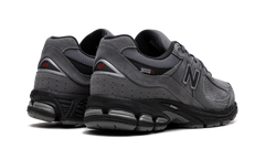 2002R "Castlerock / Black" M2002REH