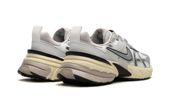V2K RUN WMNS "Metallic Silver" FD0736 100