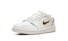 Jordan 1 Low WMNS "Method of Make Sail Metallic Gold" FN5032 100