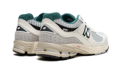 2002R "Sea Salt/Vintage Teal" M2002RVD
