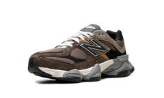 9060 "Dark Mushroom" U9060FMB