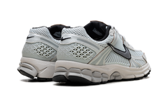 Zoom Vomero 5 WMNS "Light Silver Chrome" FN6742 001
