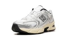 530 "White / Silver" MR530TA