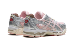 GEL-Nimbus 10.1 "VandyThePink - Strawberry" 1203A865 702