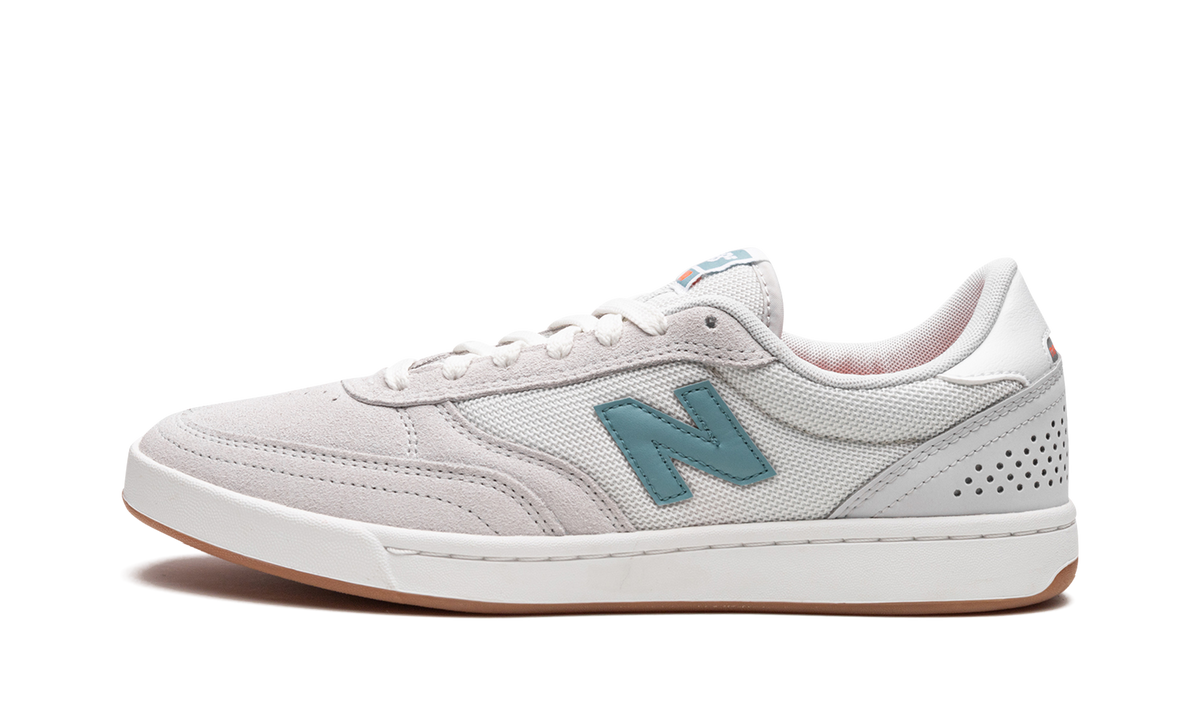 440 "Light Grey/Aqua Sea" NM440GNG
