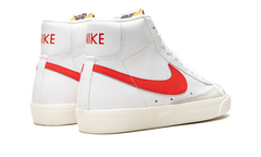 BLAZER MID '77 VNTG WMNS "Habanero Red" CZ1055 101
