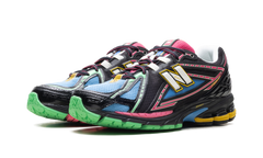 1906R "Black / Pink - Footlocker Exclusive" U1906RDM