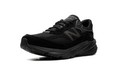 990 v6 "Triple Black" U990BB6