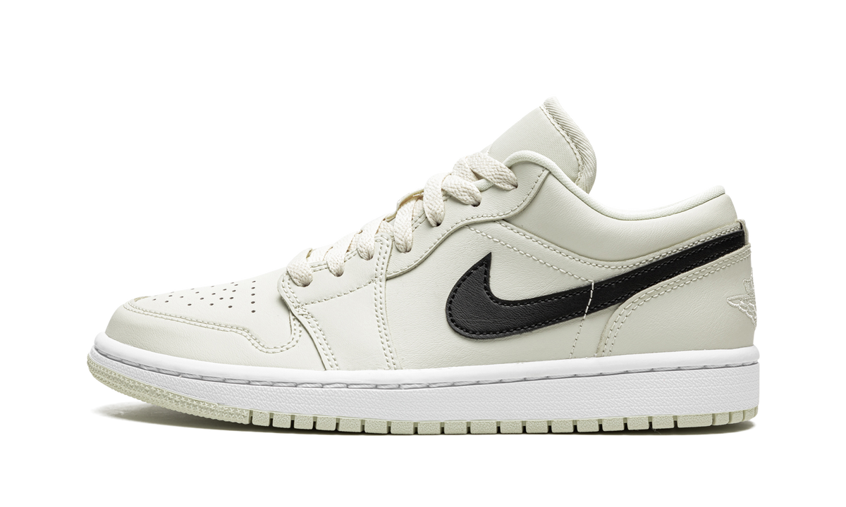 AIR JORDAN 1 LO WMNS "Coconut Milk" DC0774 121