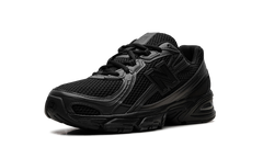 740 "Triple Black" U740BO2