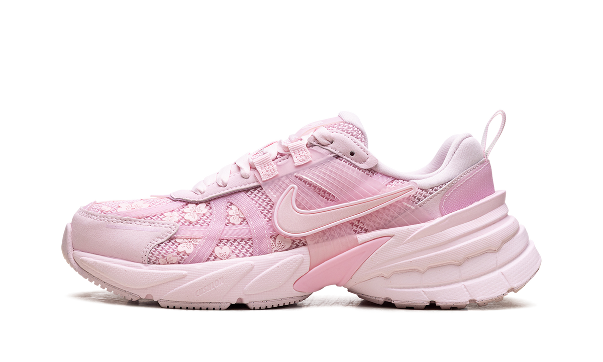 V2K Run WMNS "Pink Foam Arctic Pink" HJ5269 600