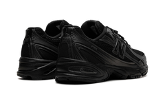 740 "Triple Black" U740BO2